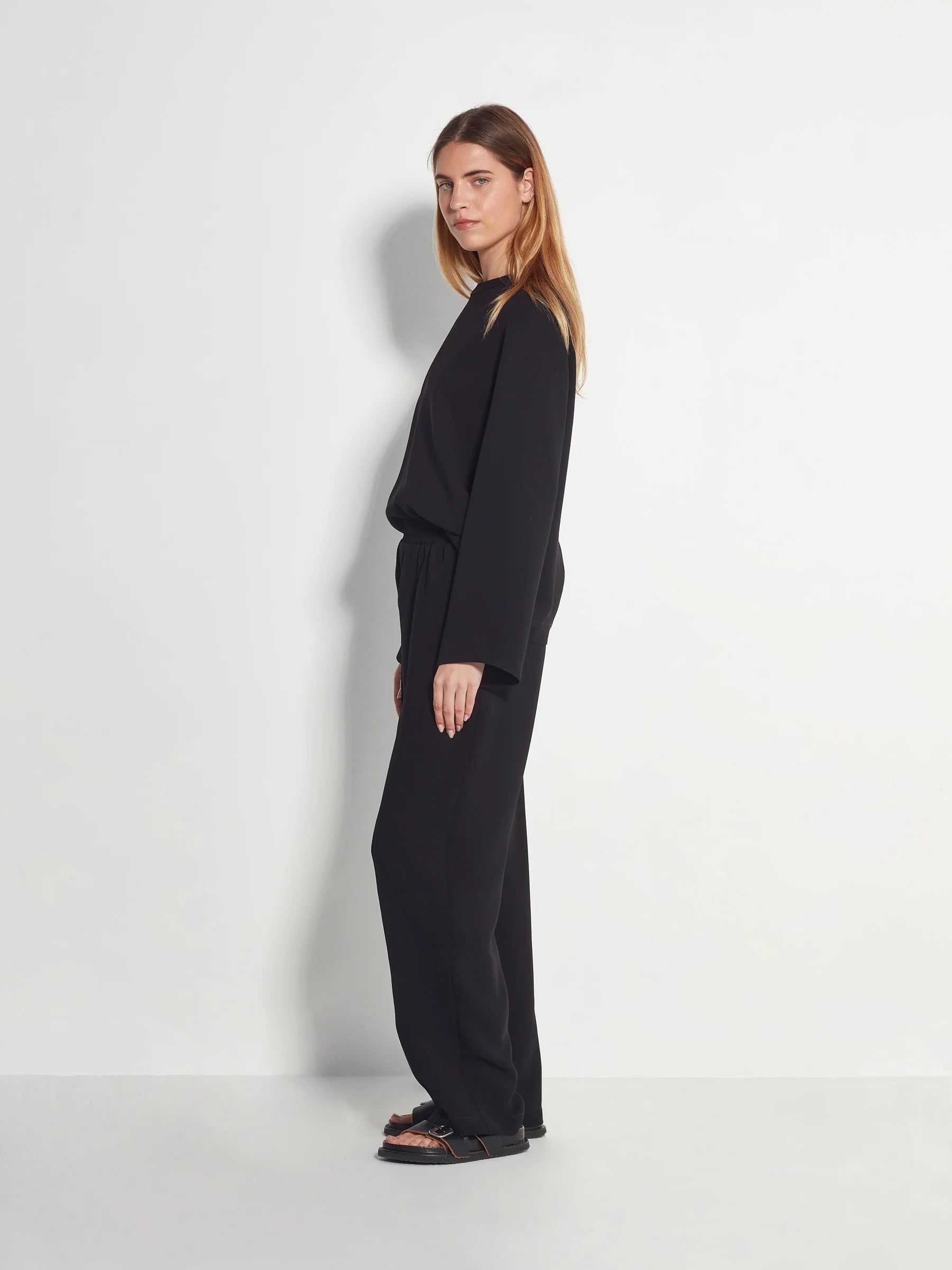 Juliette Hogan Travel Pant Luxe Suiting Black