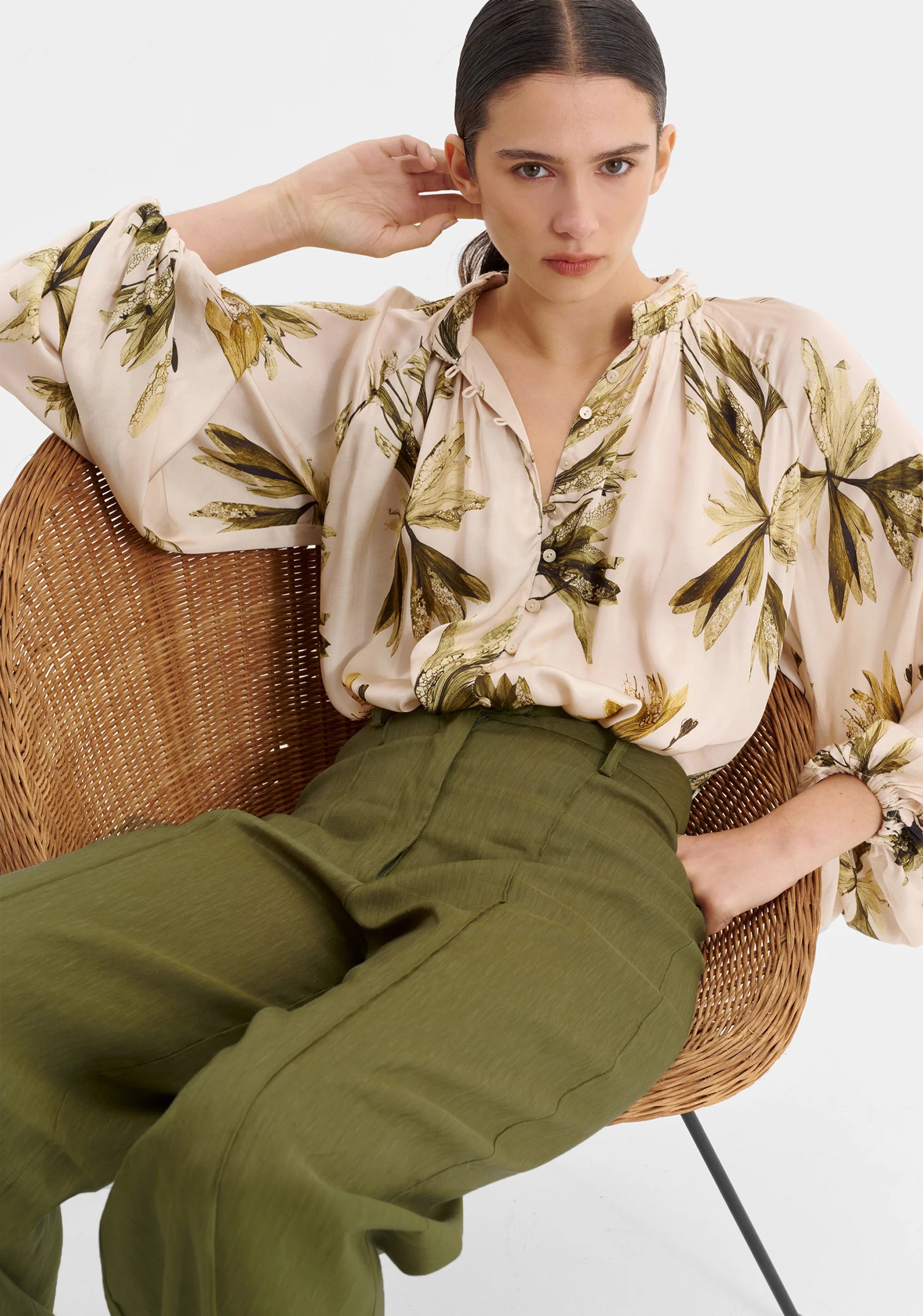 Morrison Victoria Pintuck Pant Chive