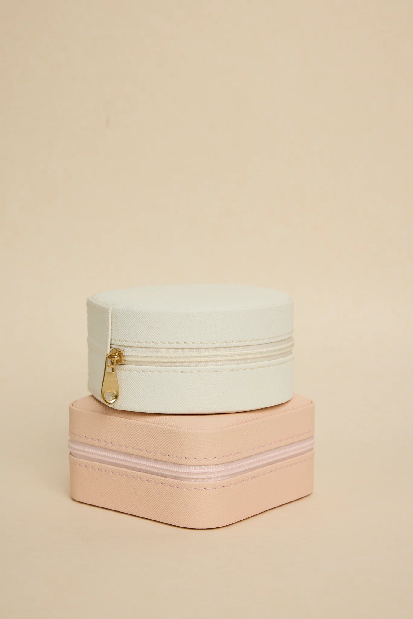 Humble + Hear Round White Jewellery Travel Case
