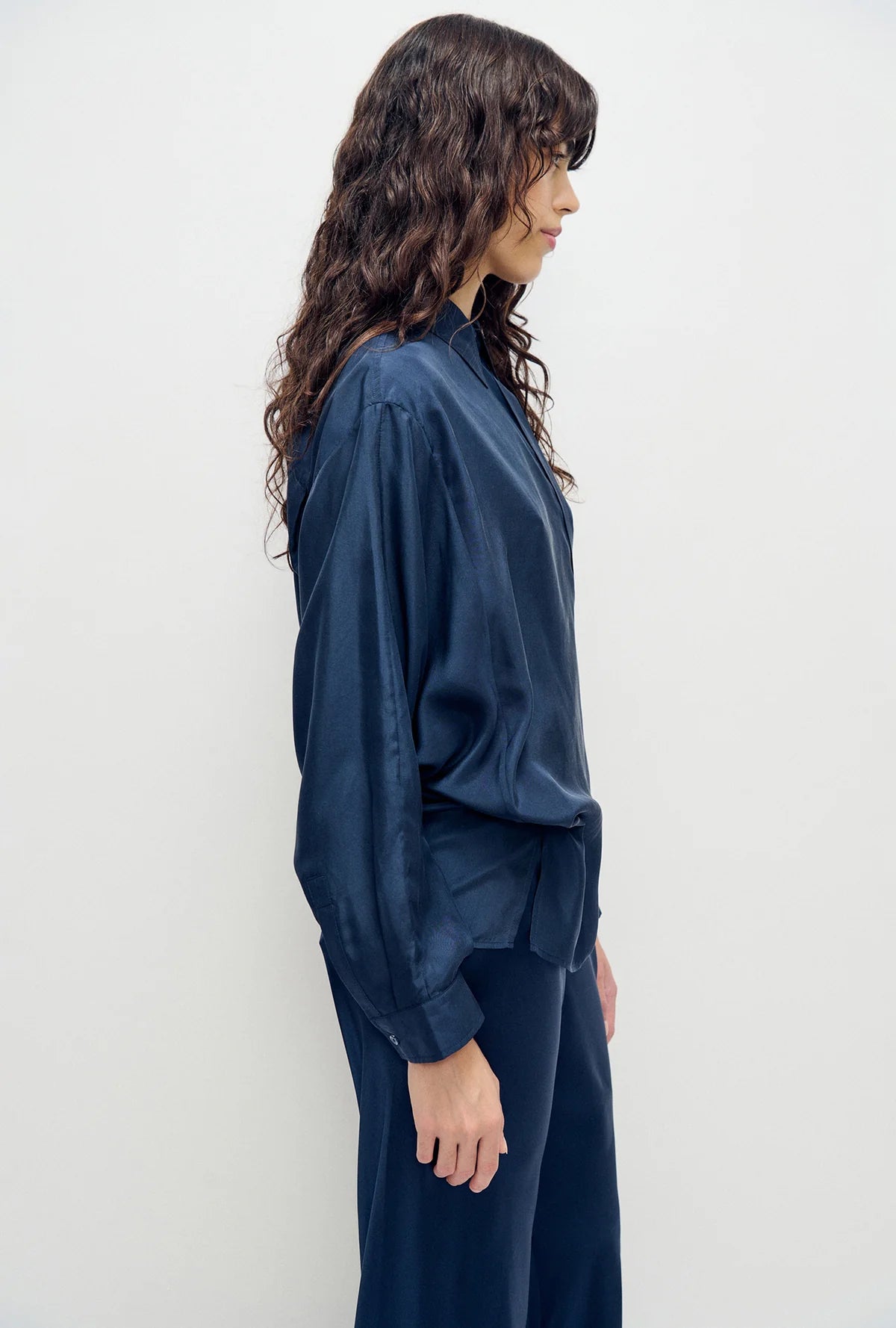Silk Laundry Habutai Cross Over Shirt Midnight