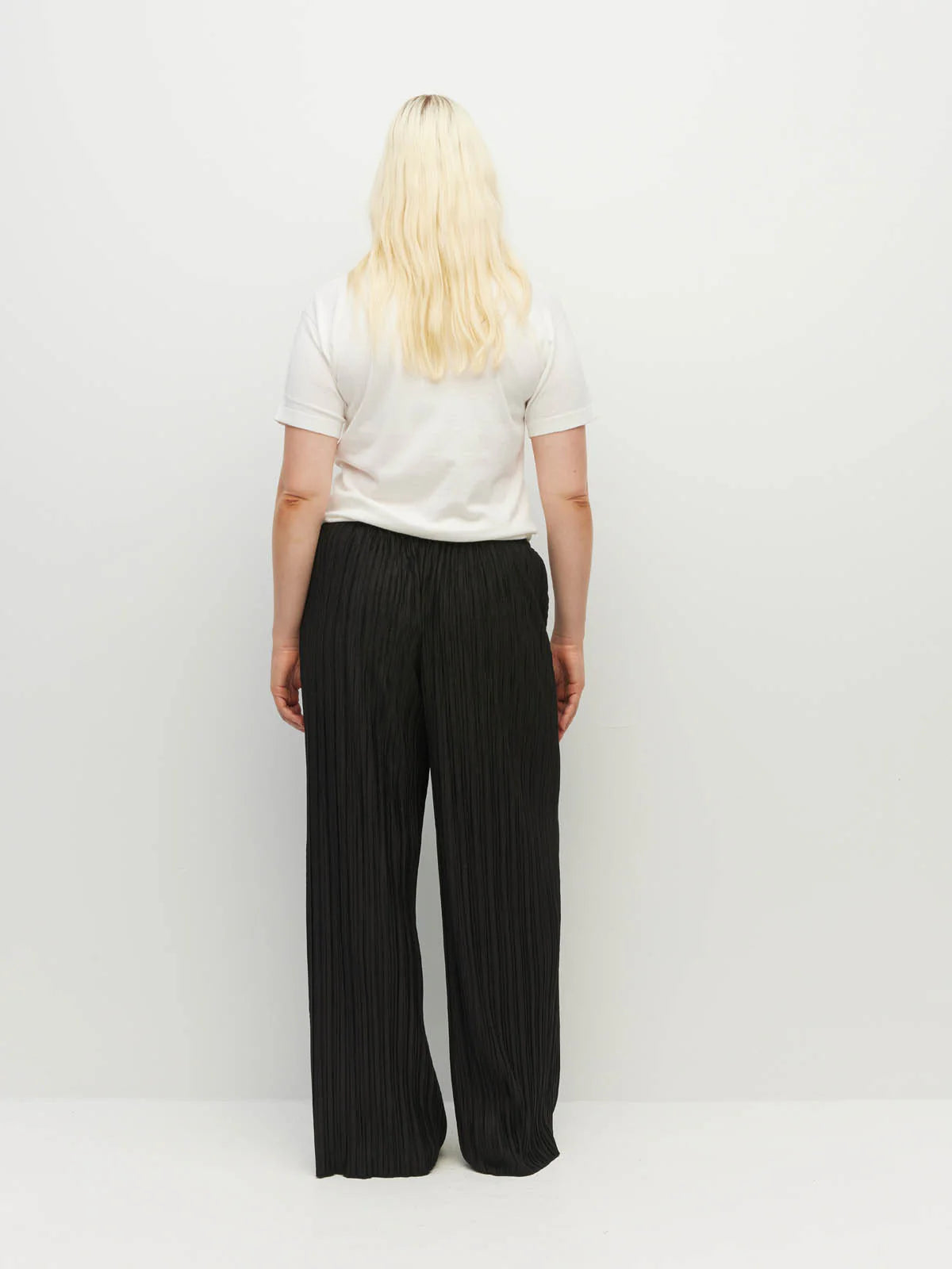 Juliette Hogan Pleat Pant Black Plisse